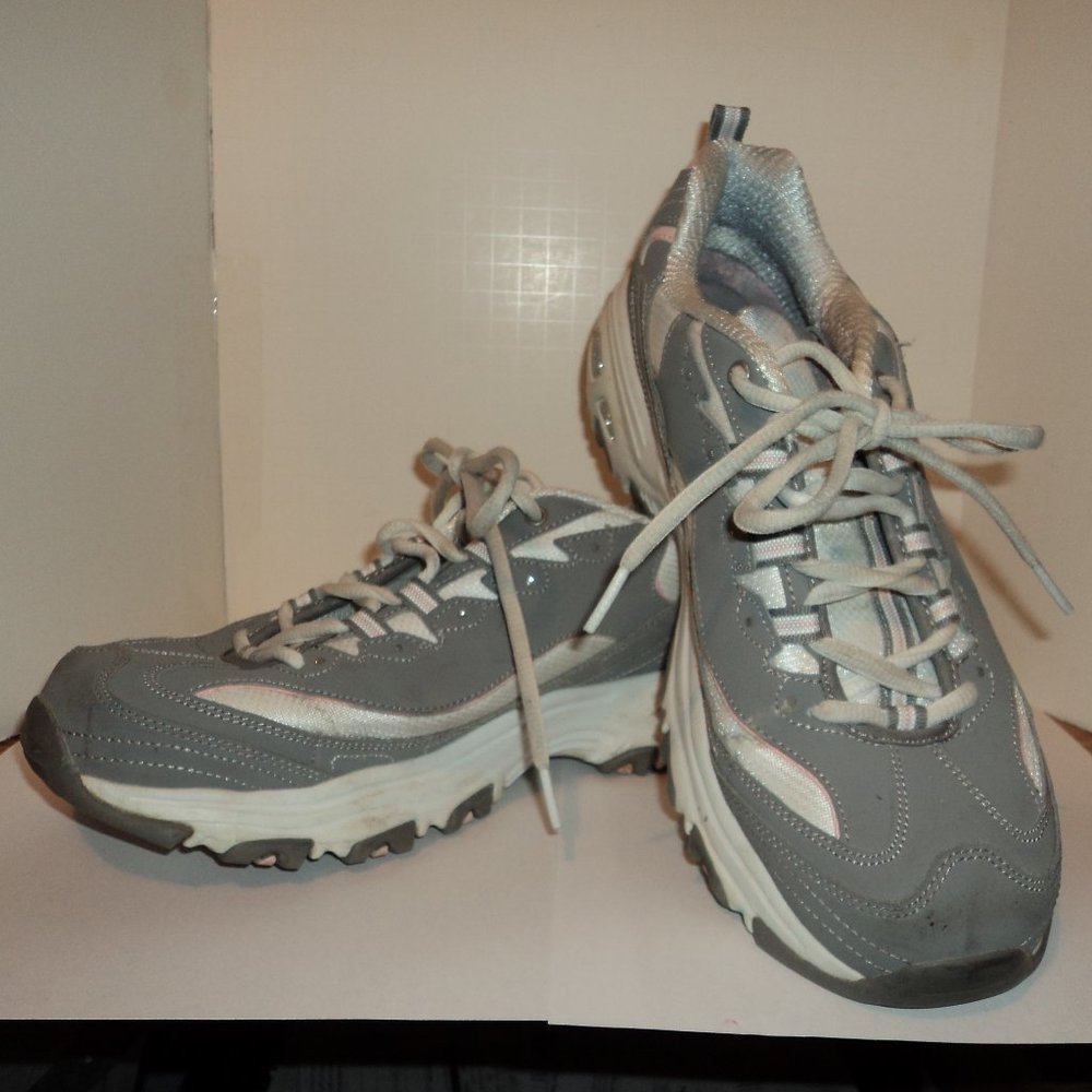 Skechers D' Lite Women's Size 12 Athletic Sneakers Shoes Lace Up Gray White